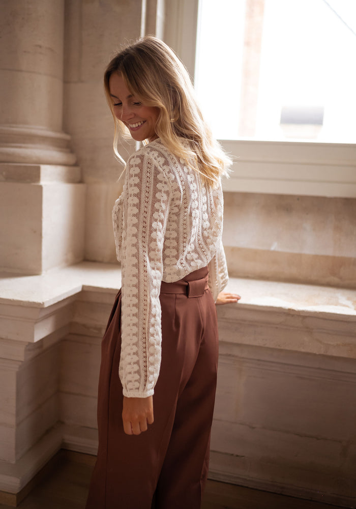 Ecru lace blouse side view