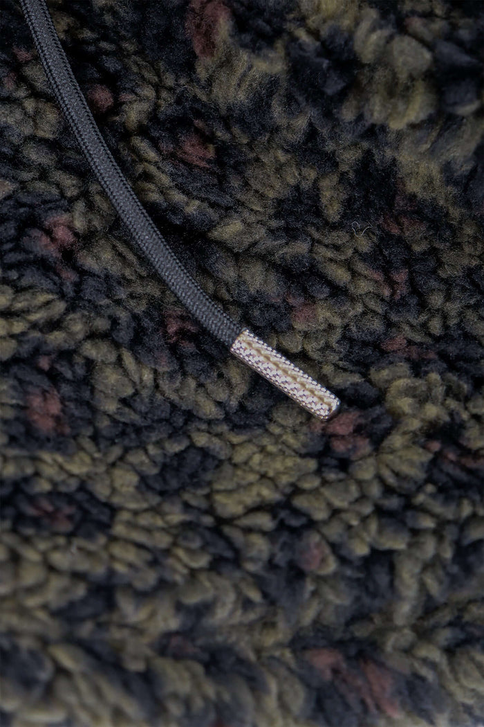 Éclectique leopard fleece balaclava fabric detail and drawstring tip