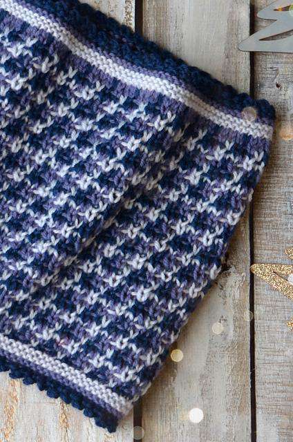 Slip Stitch Cowl by Amy Gunderson-Patterns-Universal Yarns-Alpaca Direct