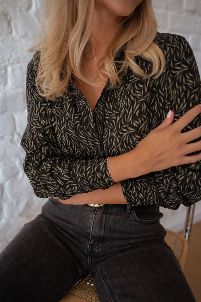 Black and green leaf-print viscose shirt