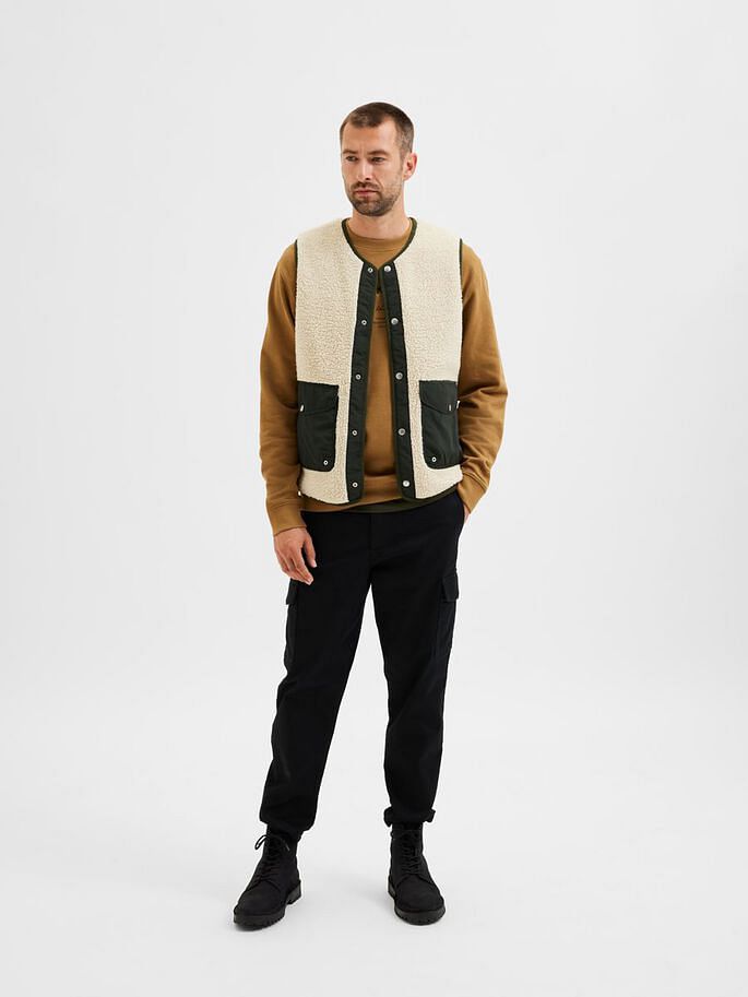 Black Mid Rise Cargo Pants