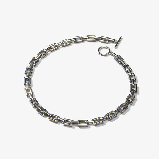 packshot image of the blige necklace in silver | Lead