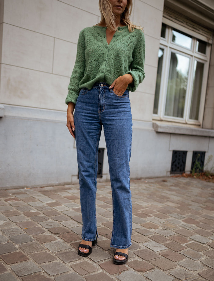 Blue straight jeans styled look
