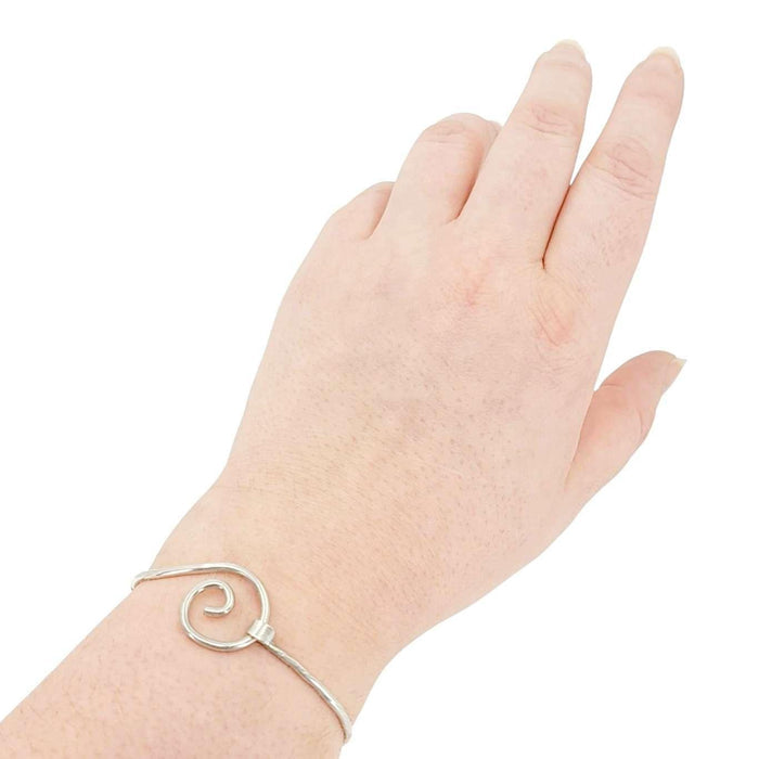 Bracelet - Flat Spiral Latching Bangle (Sterling Silver) by imakecutestuff