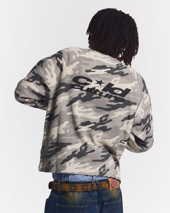 CAMO THERMAL LONGSLEEVE TEE GREY - grey camo longsleeve tee, back view on male model - Cold Culture #man