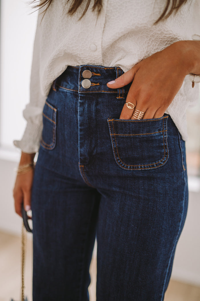 Dark blue Hugues jeans front pocket detail