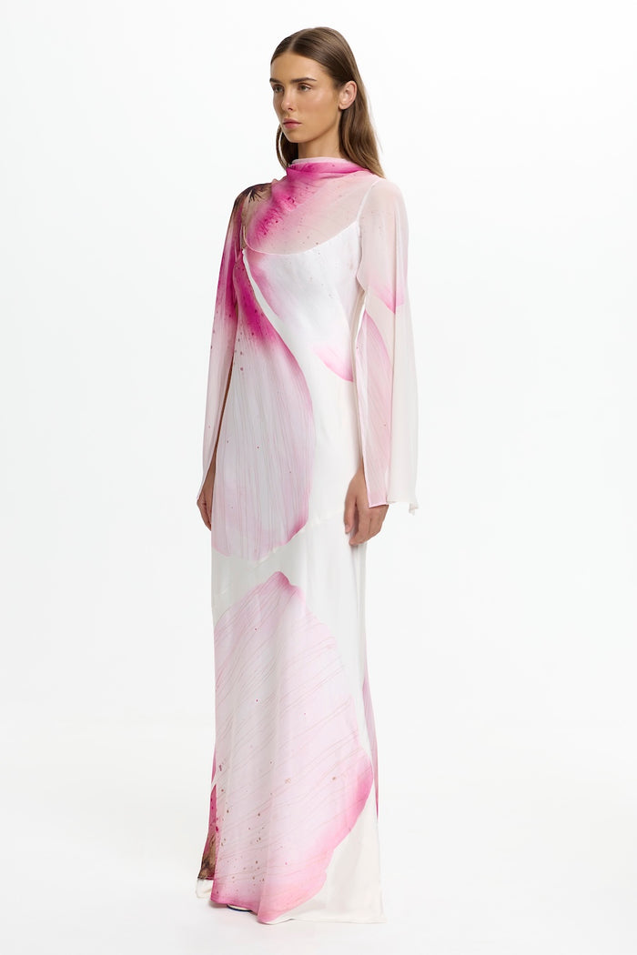 D3-SS260134D-F1-PRT_DEVLYN_LONG_SLEEVE_GOWN-PETAL_GARDEN-2