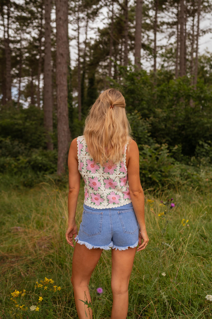 Ecru and pink Alisha top scalloped edge detail
