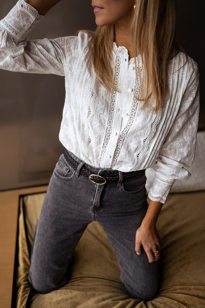 Ecru Pauly shirt embroidery close-up