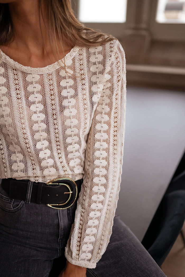 Ecru lace blouse round collar detail