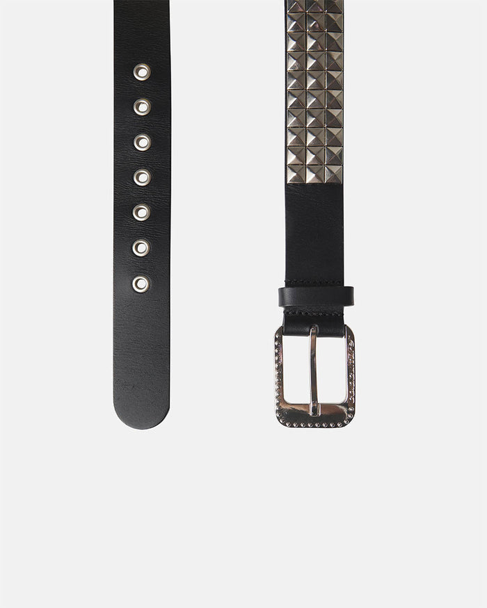 EMMO LEATHER BELT BLACK - black studded leather belt, detail close-up - Cold Culture