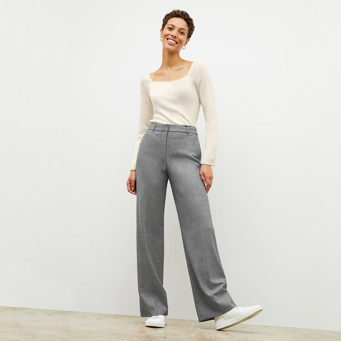 Front image of a woman wearing the Joya Top in Cream | Lead