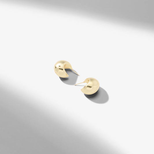 packshot image of the karis earrings in gold | Lead