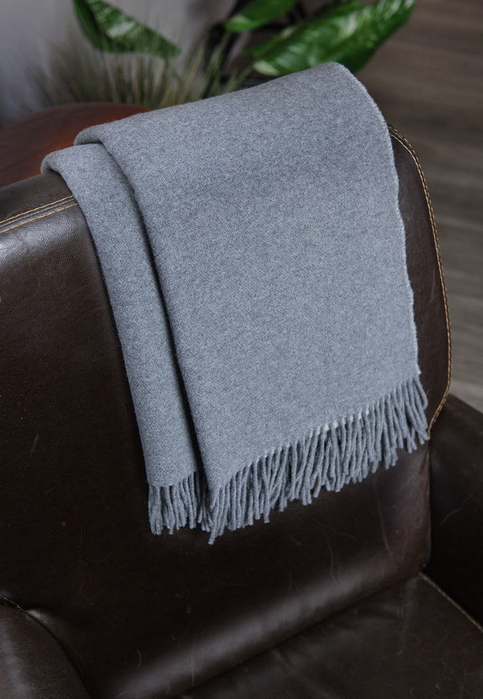 grey-silver / OS