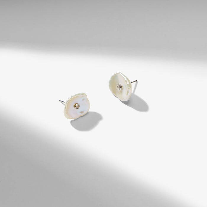 packshot image of the lillie earrings in pearl | Lead