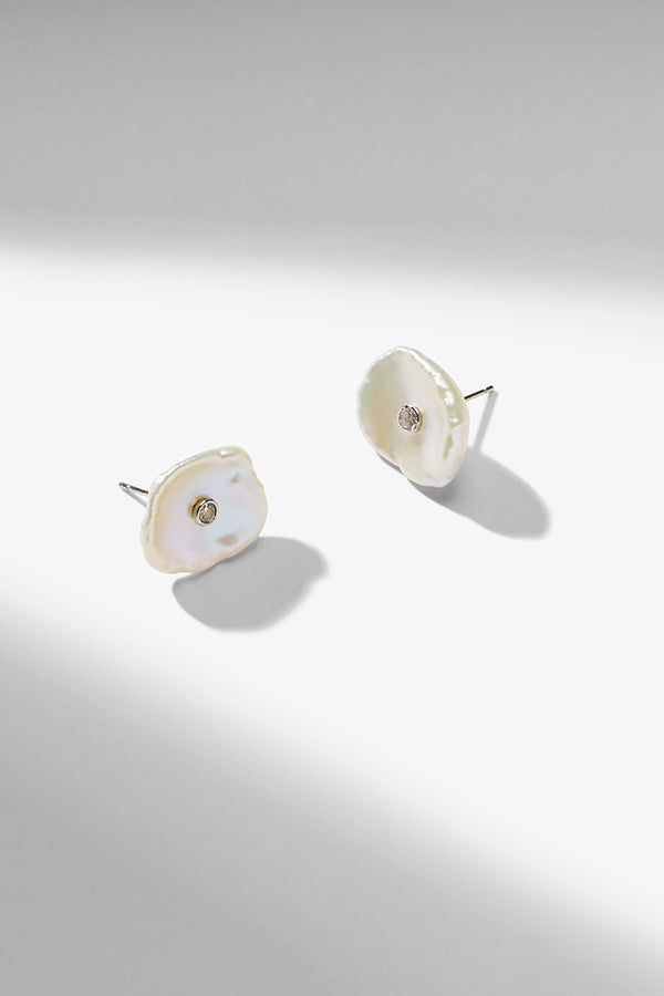 packshot image of the lillie earrings in pearl | Exclude | Grid | Still
