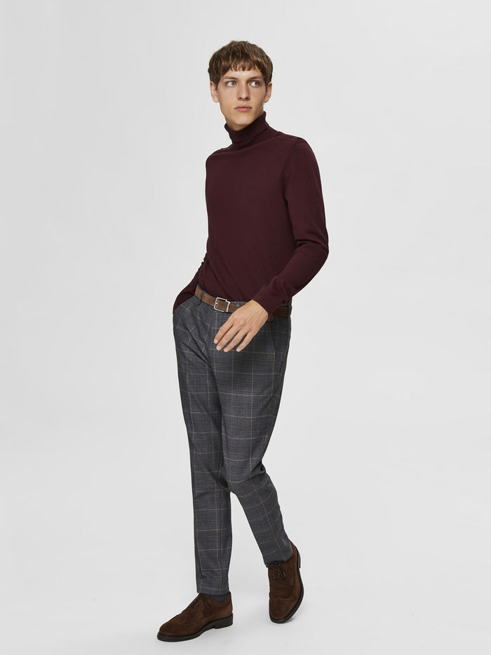 Maroon Turtleneck Pullover
