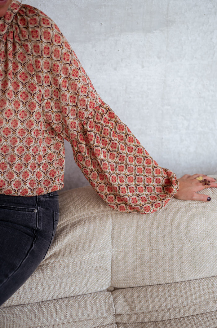 Patterned Tiffany blouse styled outfit