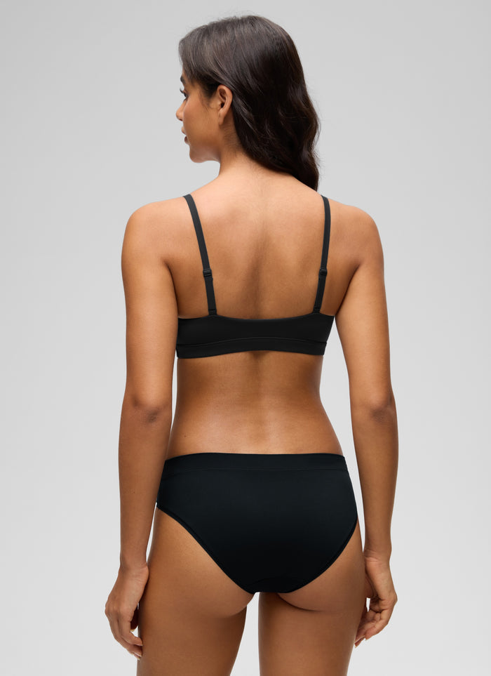 CRZ YOGA Women's Softhold Wireless Scoop Neck  Everyday Bra Adjustable Black